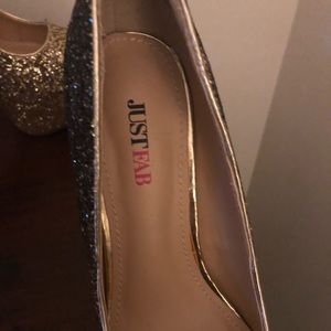 GOLD GOLD GOLD Glittered pumps